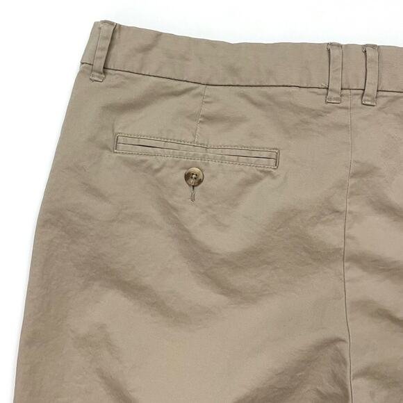 Gap Boyfriend Short in Khaki - Picture 6 of 8